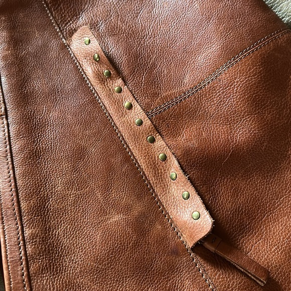 Ashwood Leather Slouchy Bag with Adjustable Strap - Picture 2 of 14